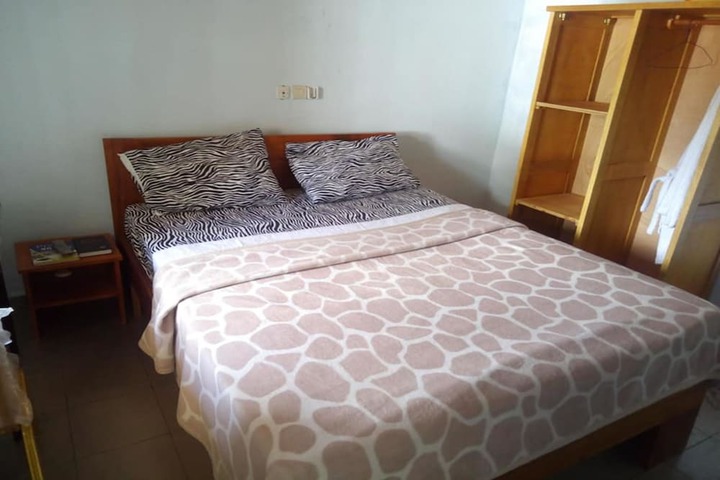 Room 14 of 32