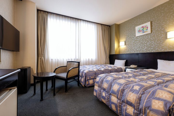 Room 9 of 34