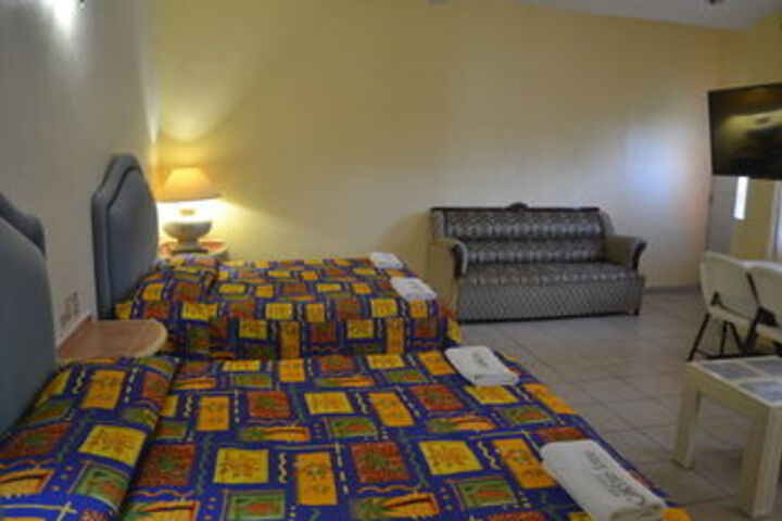 Room 8 of 18