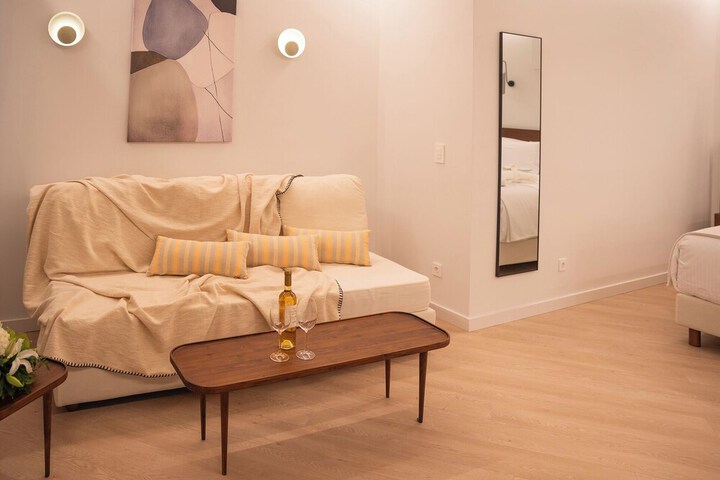 Room 100 of 182