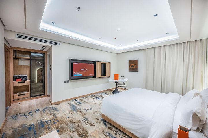 Room 13 of 36