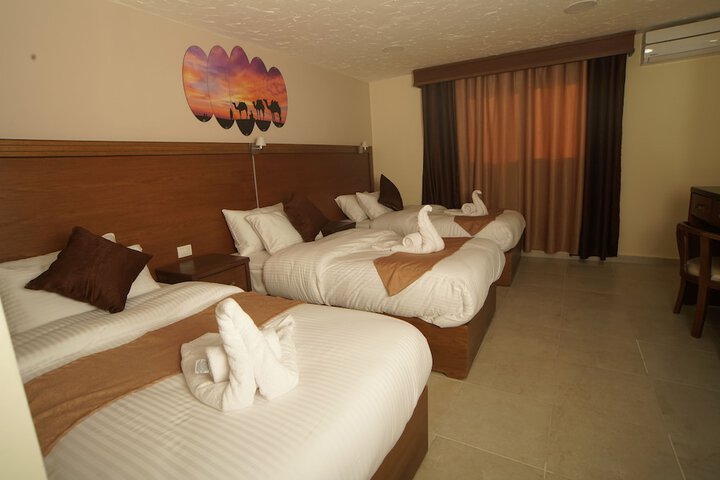 Room 13 of 37