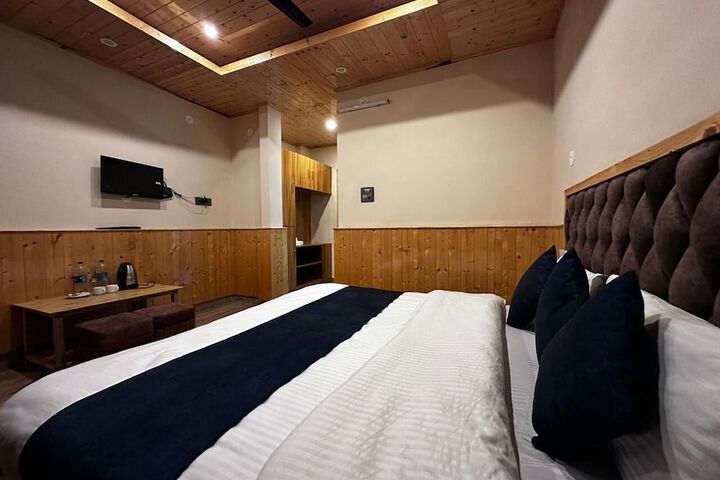 Room 5 of 27