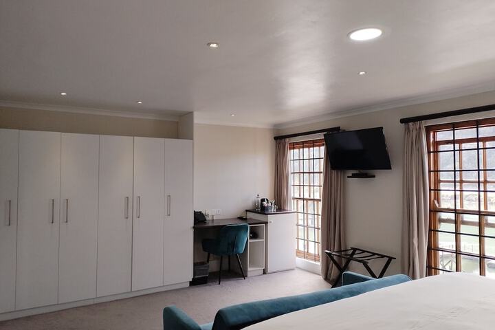 Room 27 of 103