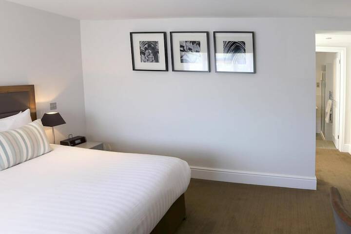 Room 36 of 100
