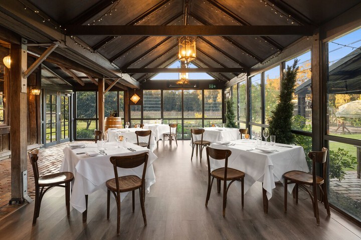 Dining 45 of 81