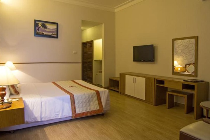 Room 8 of 37