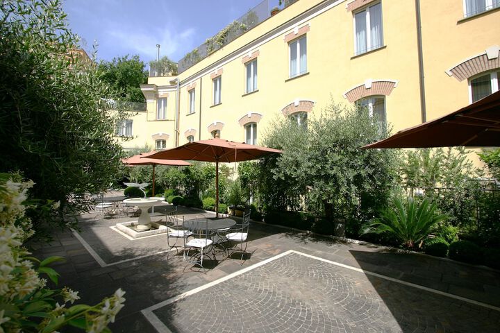 Hotel Exterior 47 of 53