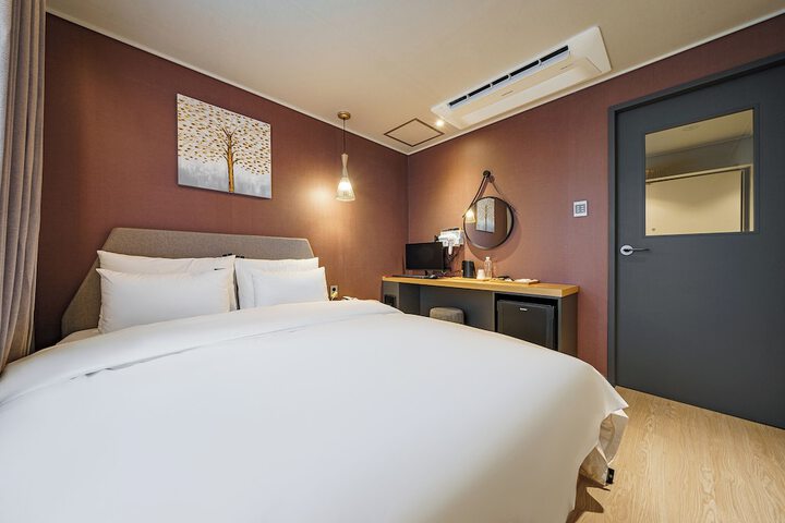 Room 8 of 41
