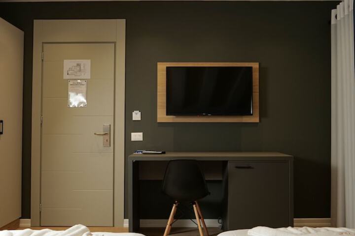 Room 29 of 40