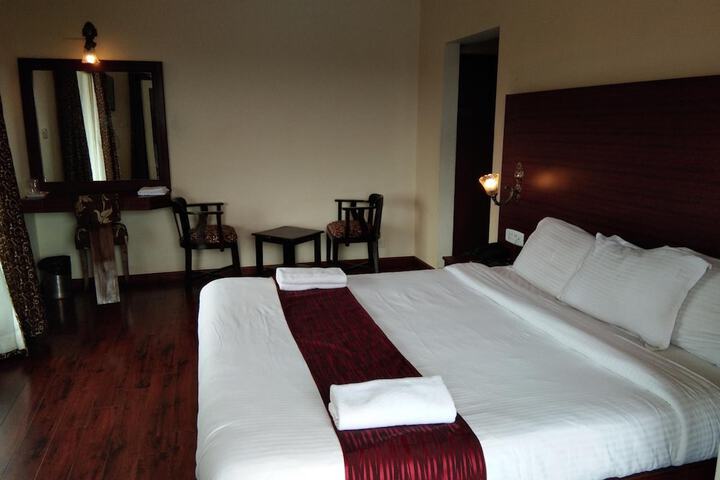 Room 12 of 30