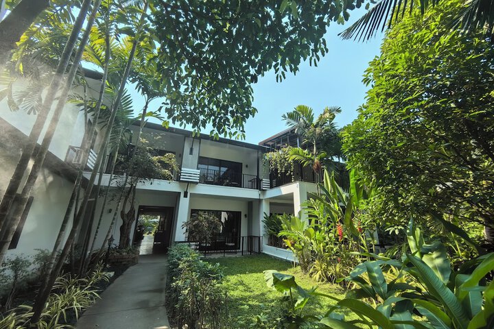 Hotel Exterior 80 of 99