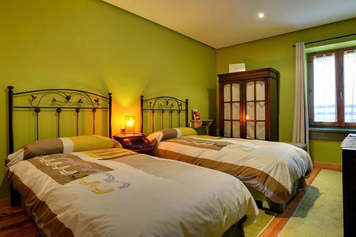 Room 8 of 15