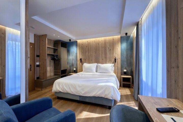 Room 53 of 107