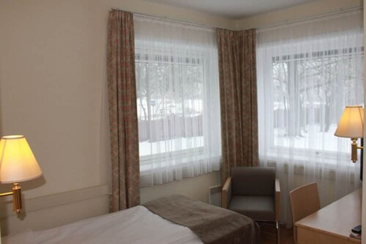 Room 3 of 34