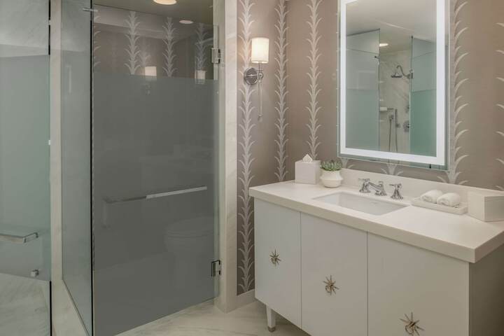 Bathroom shower
