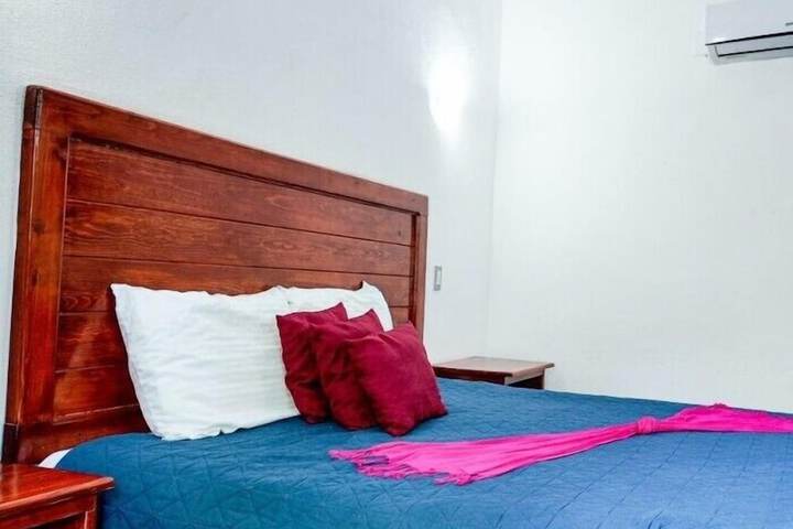 Room 104 of 119