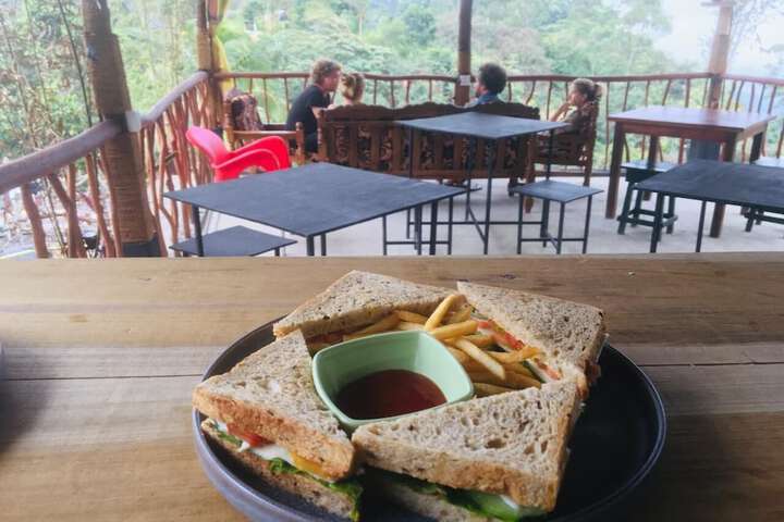 Dining 43 of 61