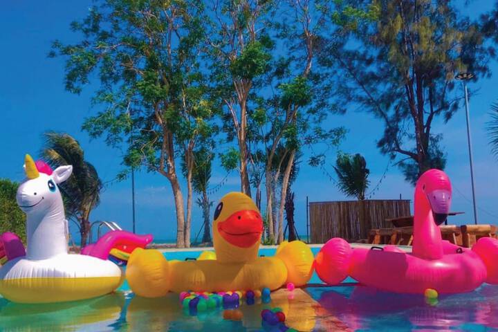 Chang Phueak Chao Samran Beach in Phetchaburi