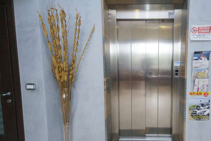 Hotel 2 of 39
