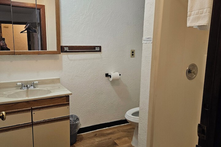 Room 71 of 104