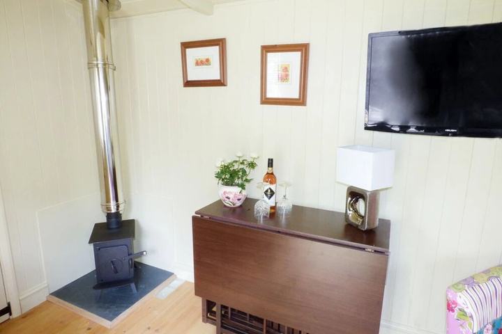 Room 2 of 8