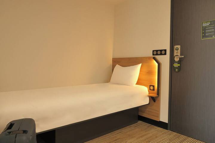 Room 14 of 51