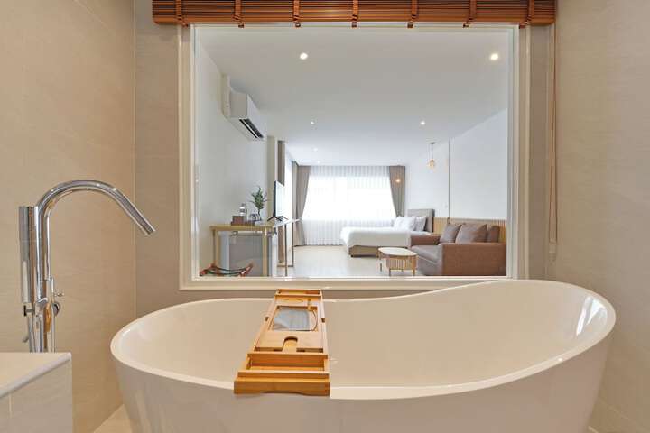 Room 42 of 49