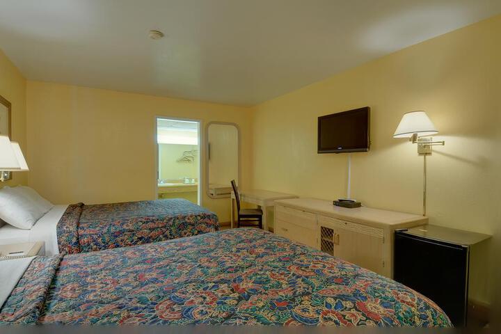 1 King Bed