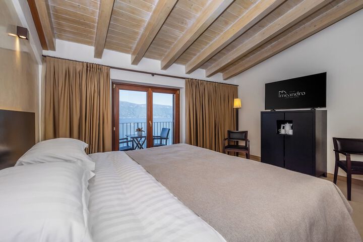 Room 43 of 137