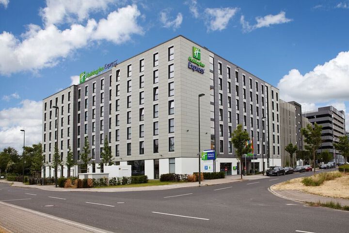 Holiday Inn Express Düsseldorf Airport by IHG in Düsseldorf