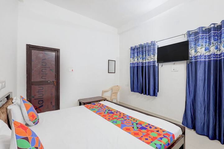 Room 17 of 27