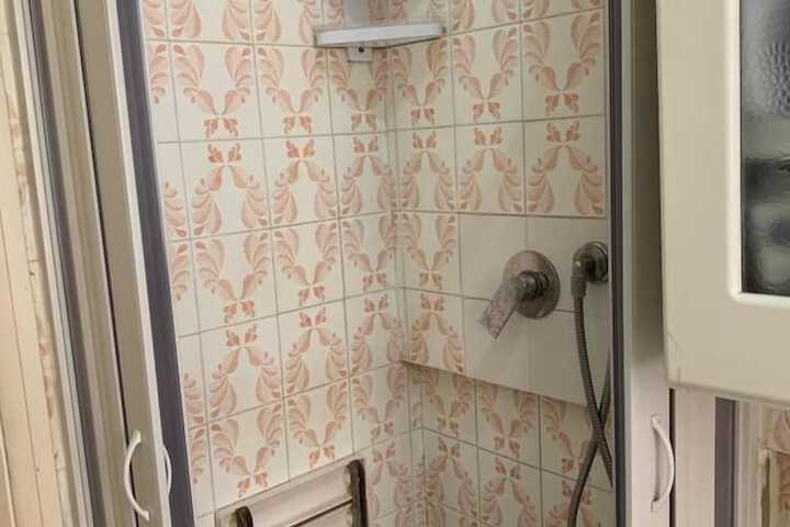 Room 24 of 43