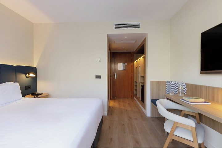 Room 34 of 67