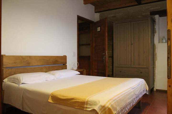 Room 10 of 49