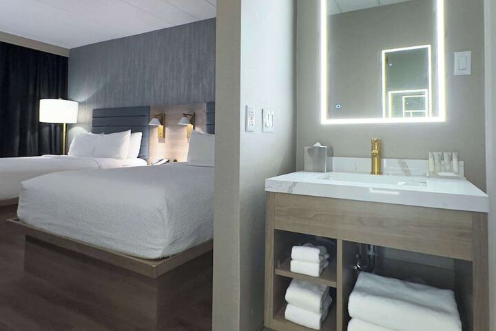 Standard Room, King or Two Doubles (3 of 15)