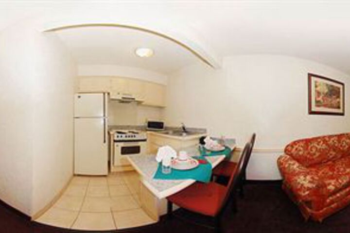 Room 5 of 7