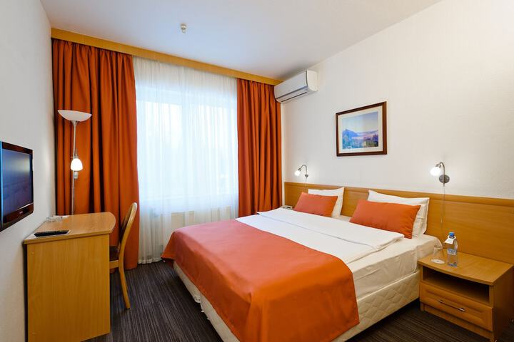 Room 3 of 47