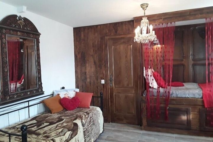 Room 4 of 14