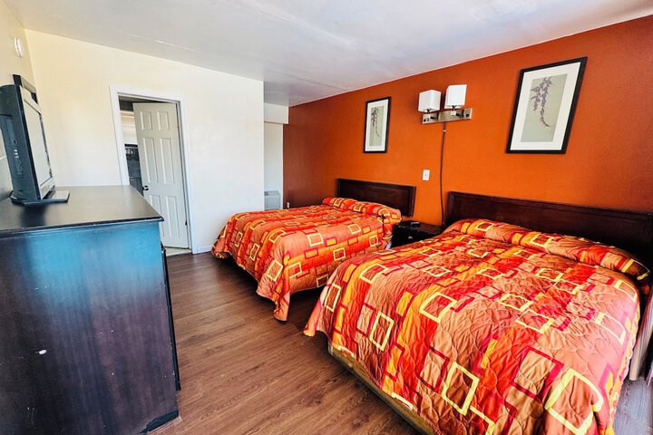 2 Double Beds (1 of 11)