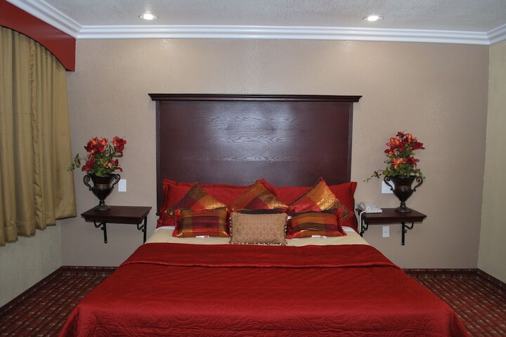 Room 4 of 26