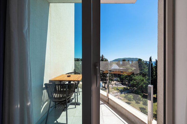 Terrace/Patio 38 of 130