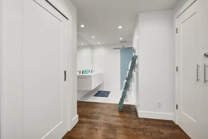 Room 14 of 30