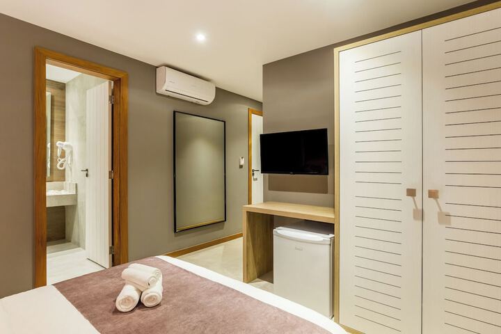 Room 12 of 46