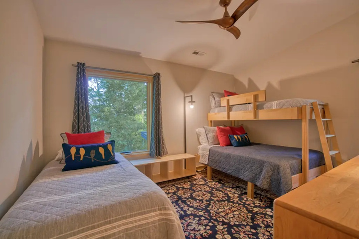 Room 2 of 4