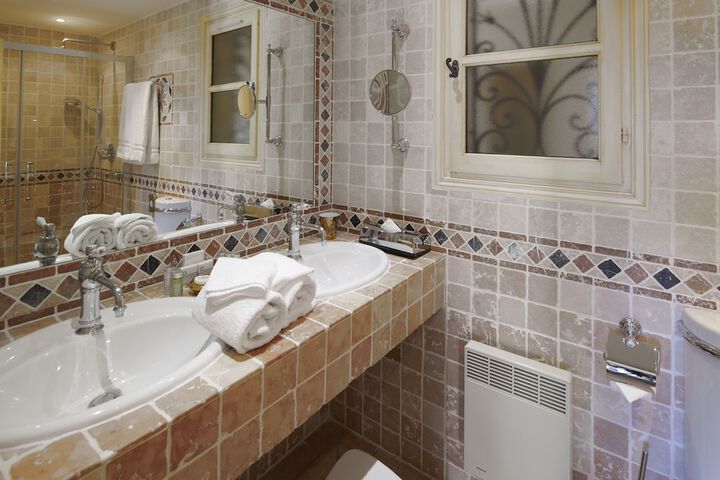 Bathroom Interior Photo
