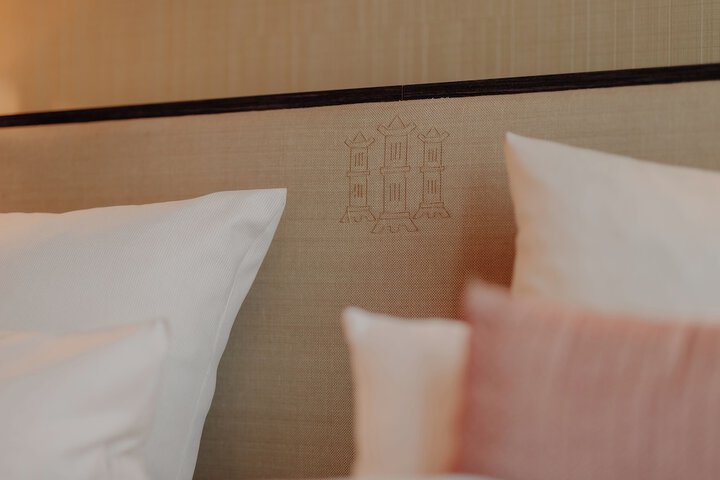 Room 10 of 48