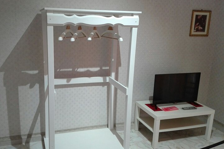 Room 12 of 20