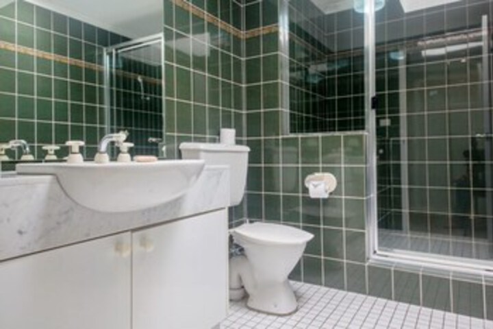 Room 5 of 21