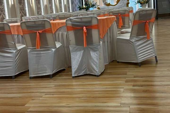 Ballroom/Hall 17 of 21